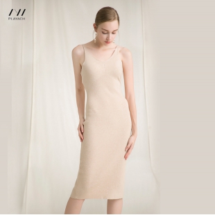 吊带连衣裙中长款秋季新款休闲慵懒显瘦露背针织打底连衣裙女