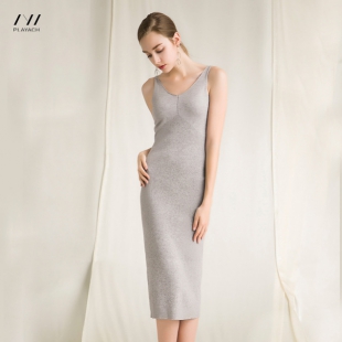 吊带连衣裙中长款秋季新款休闲慵懒显瘦露背针织打底连衣裙女